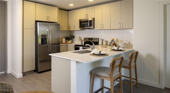 Building Photo - 7301 Lake Bank Lp