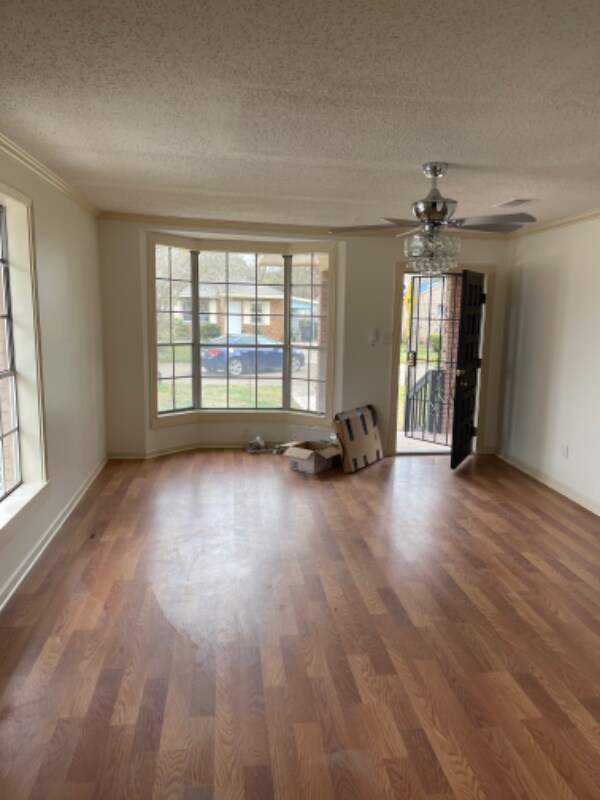 Building Photo - 2731 Michelli Dr