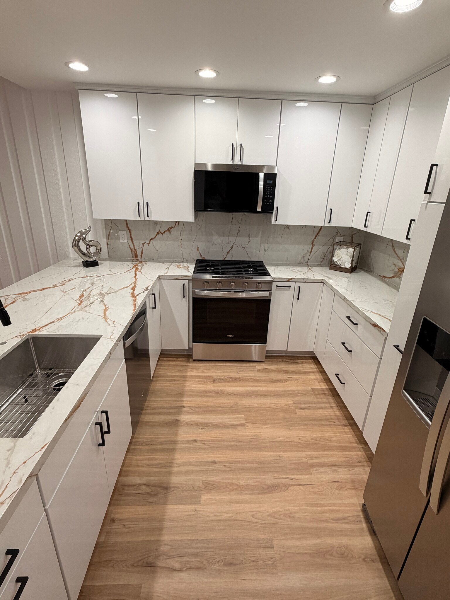 Building Photo - 111 Tamarack Ave