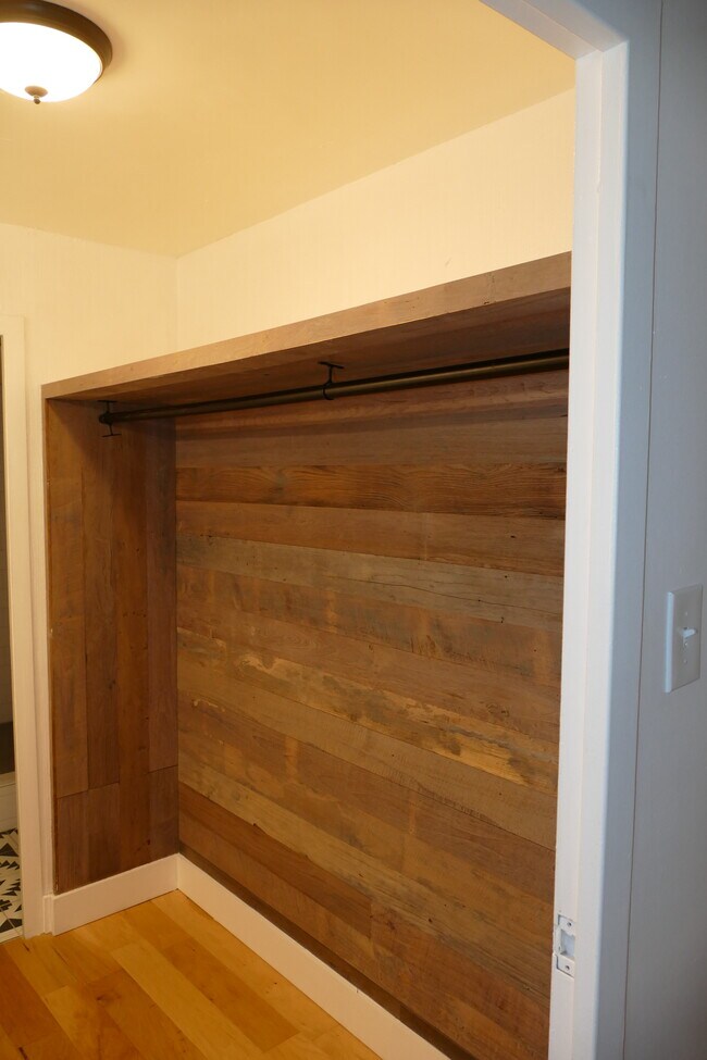 Building Photo - 789 N Clarkson St