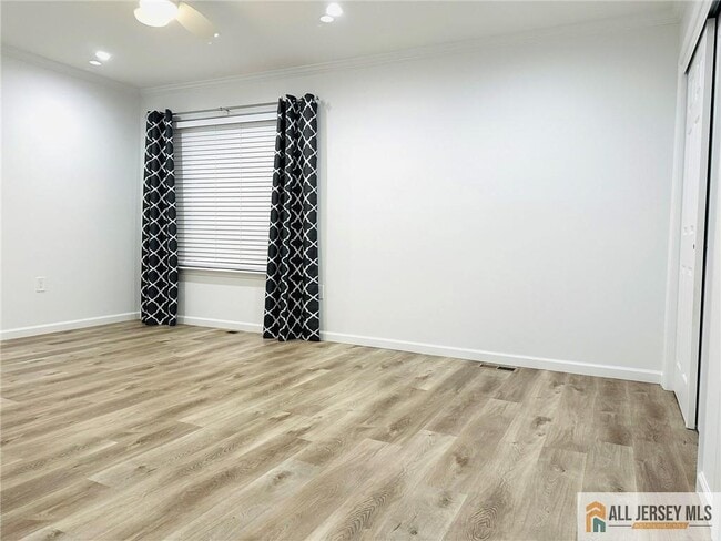 Building Photo - 16 Gerard Pl