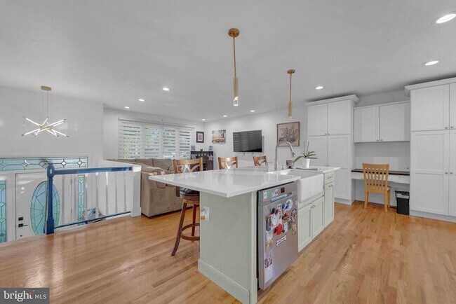 Building Photo - 91 2nd St