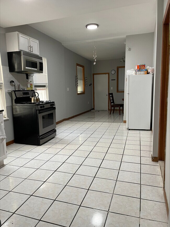 Building Photo - 1812 S Morgan St