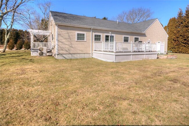 Building Photo - 540 Matunuck Beach Rd