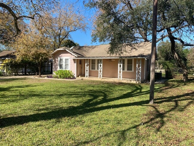 Building Photo - 933 Beck St