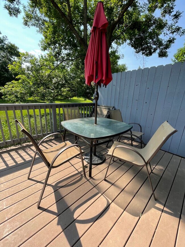 Building Photo - 3153 Eastwood Ct