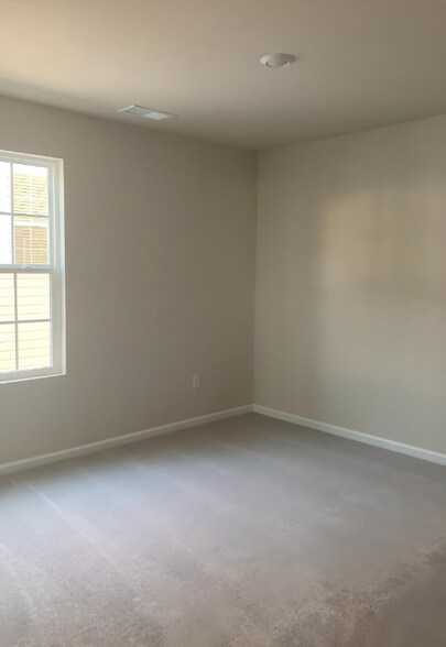 Building Photo - 10155 Chatham Run Ln