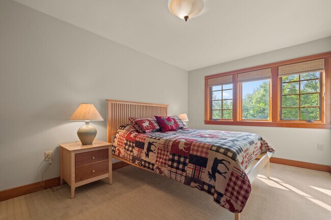 Building Photo - 28 Yellow Birch Cir