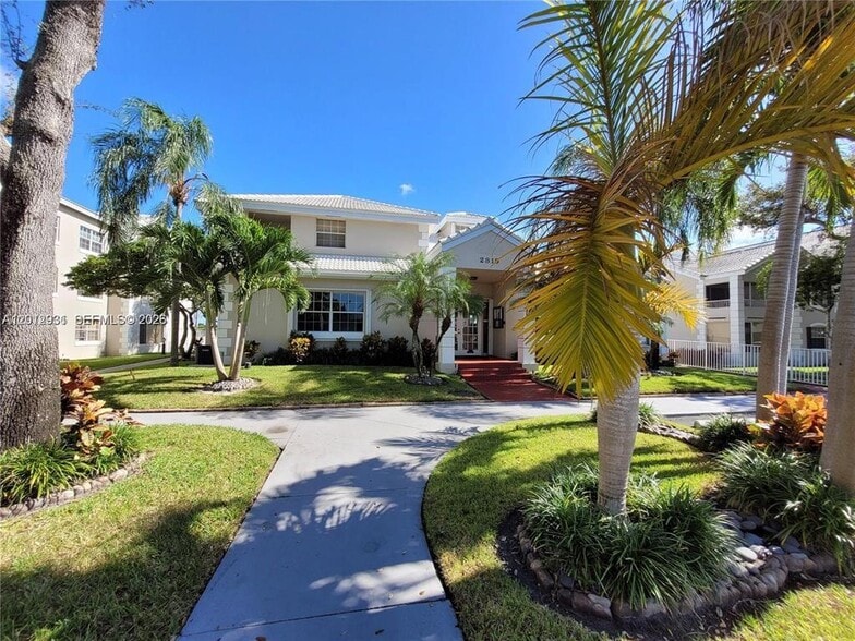 Building Photo - 2881 N Oakland Forest Dr