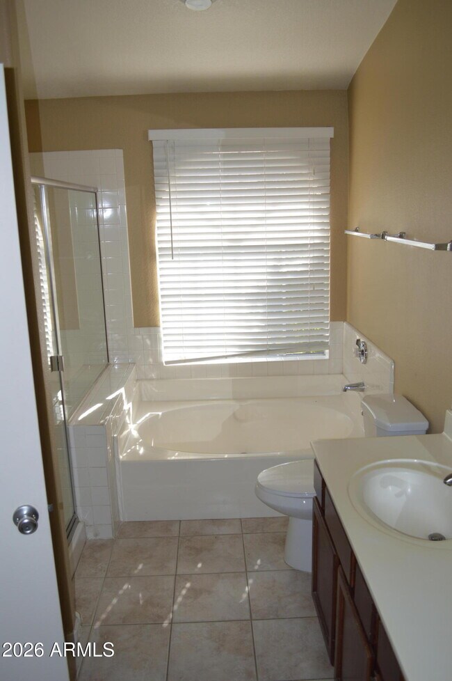 Building Photo - 4235 E Windmere Dr