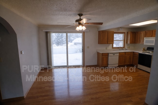 Building Photo - 1315 5th Ave S