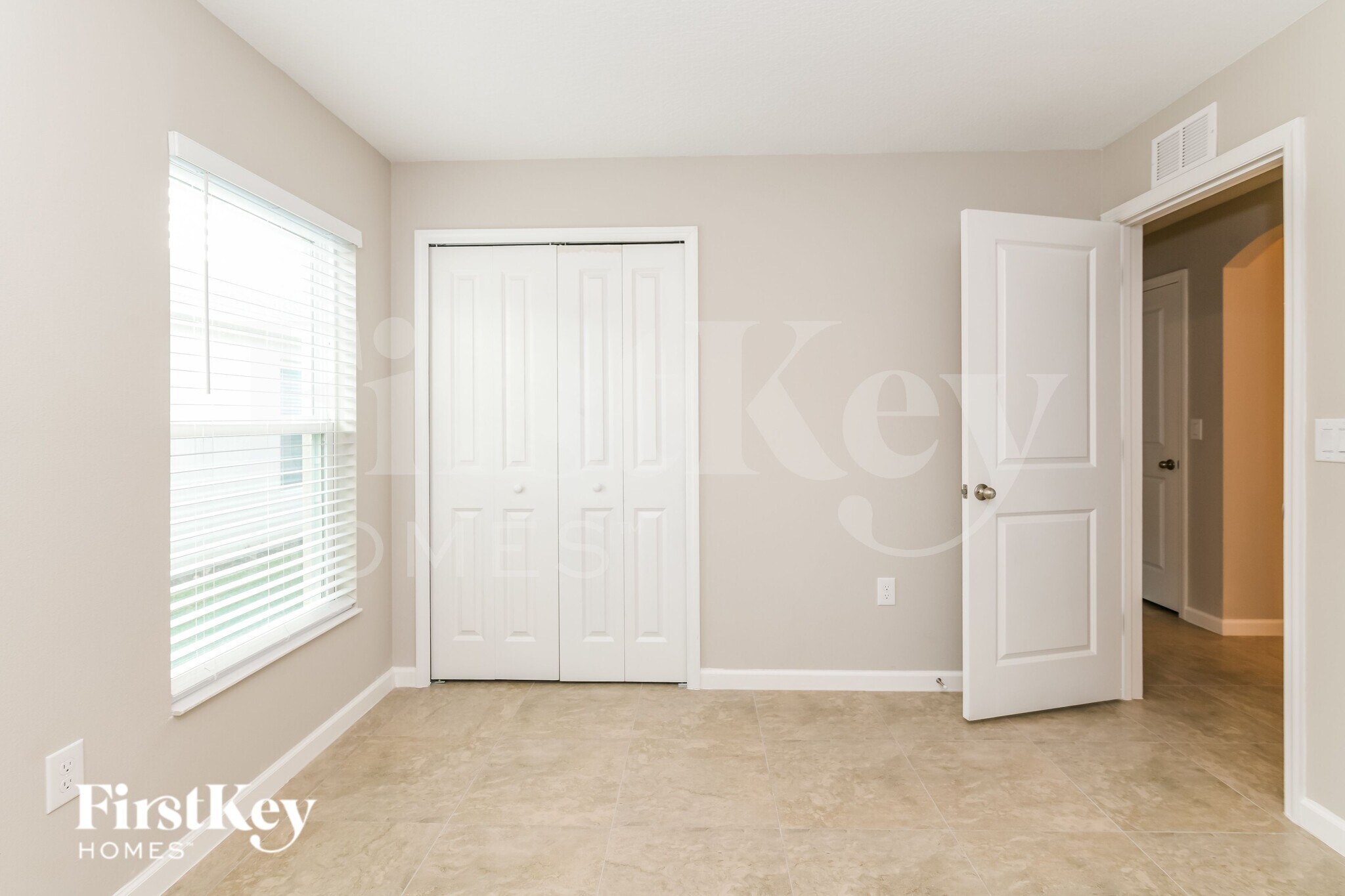 Building Photo - 405 Earhart Dr