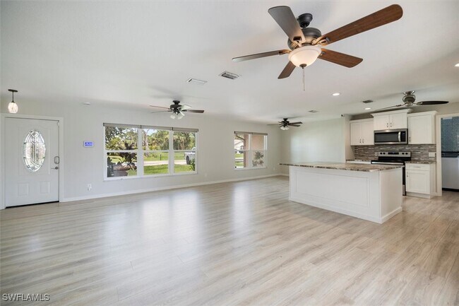 Building Photo - 1346 Beacon Dr