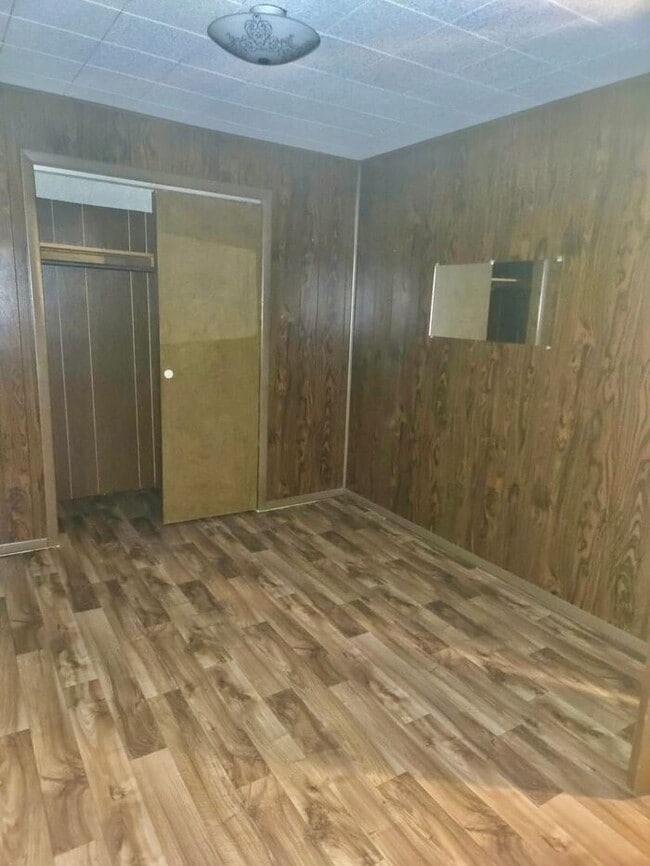 Building Photo - 2 bedroom home in Niles!!