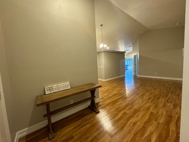 Building Photo - 322 Halstead Dr