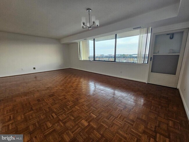 Building Photo - 3709 S George Mason Dr