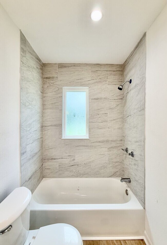 Building Photo - 2125 Mark Ave