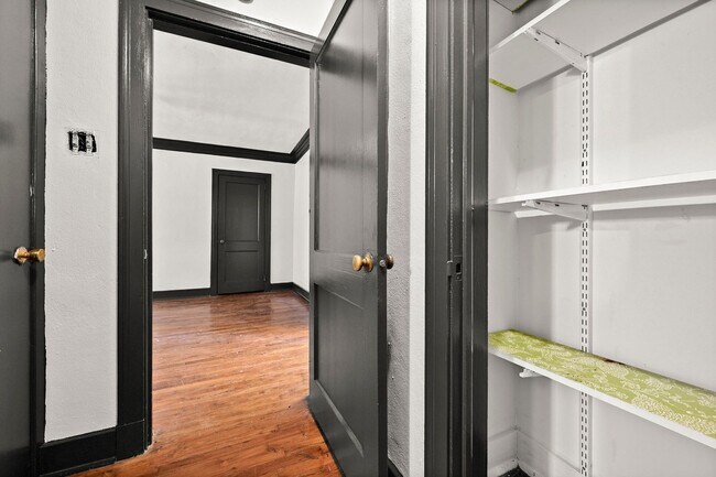 Building Photo - 608 Carol Marie Dr