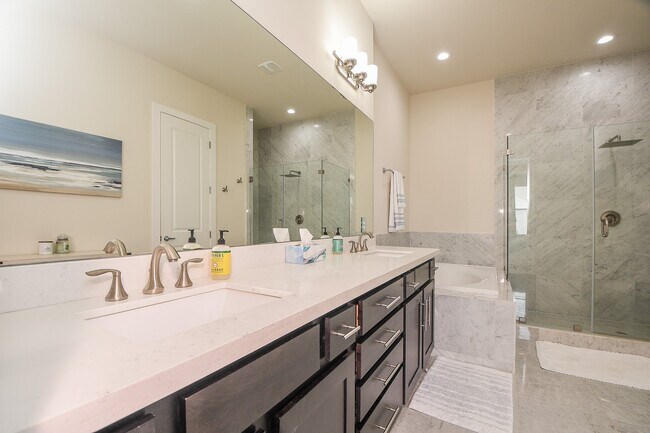 Building Photo - 1204 Fowler St