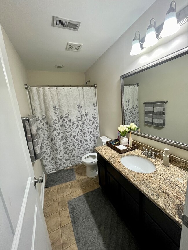 Building Photo - 2860 Bismuth Dr S