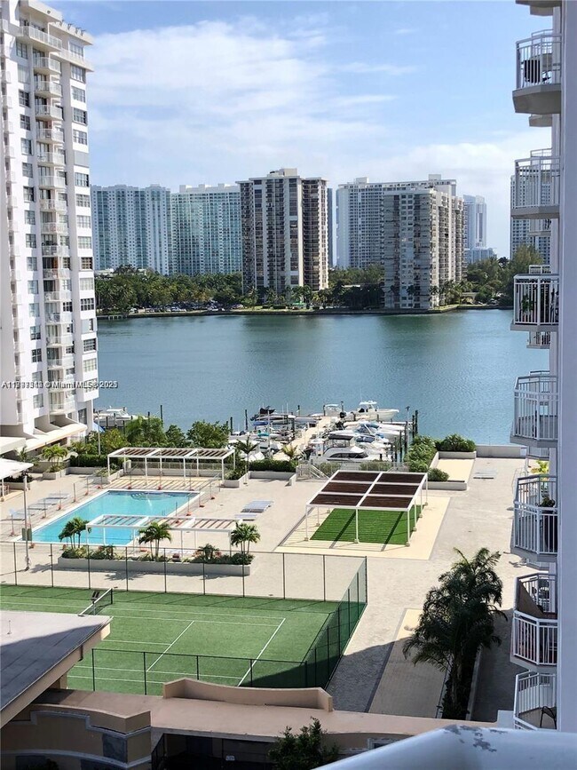 Building Photo - 18021 Biscayne Blvd