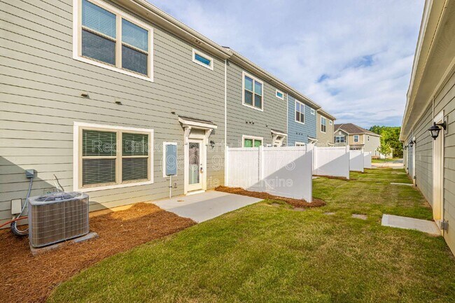 Building Photo - 317 Planters Trace Ln
