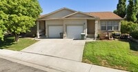 Building Photo - Spacious 2 Bed, 2 Bath Townhome