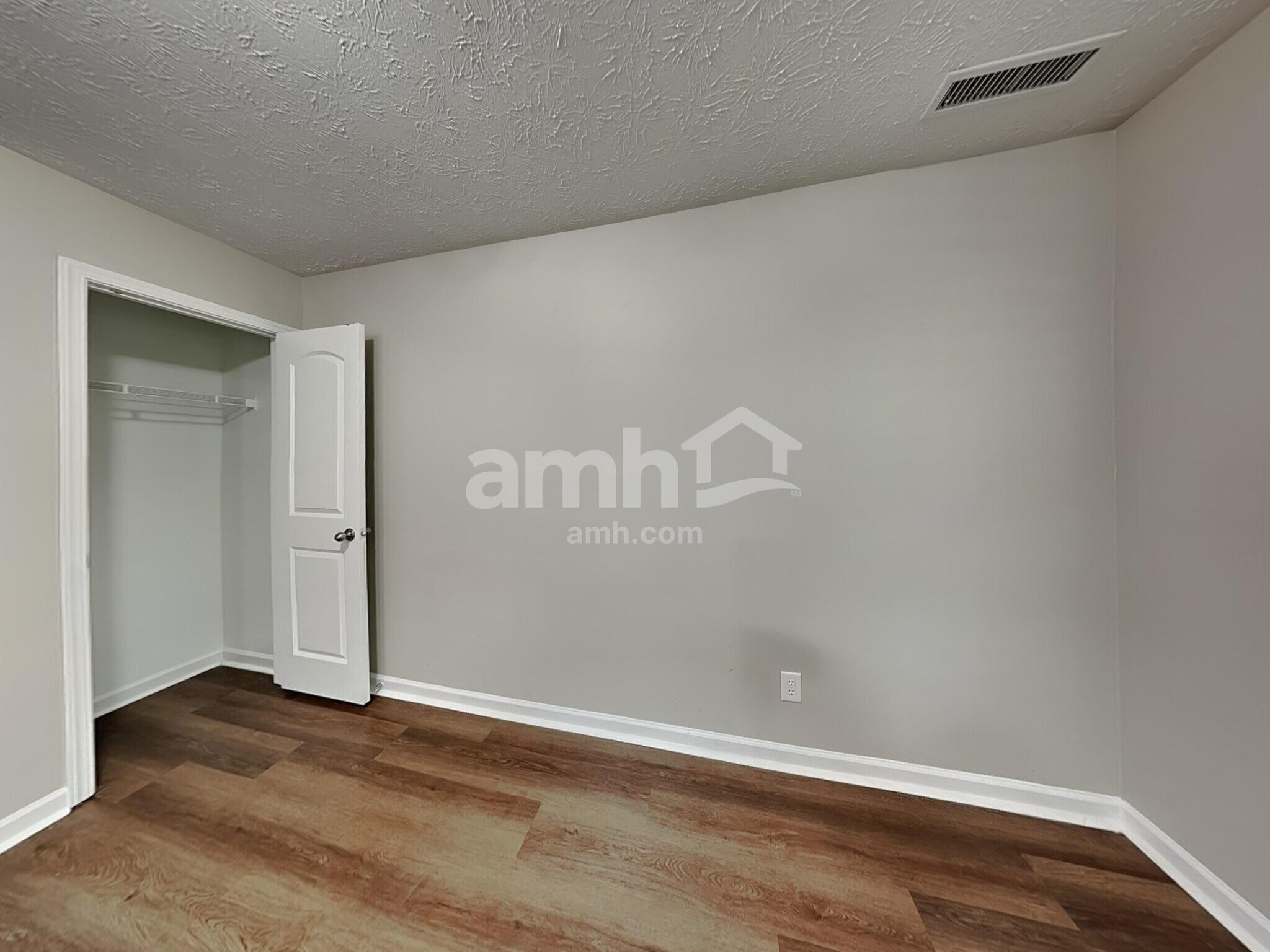 Building Photo - 2364 Blackthorn Dr