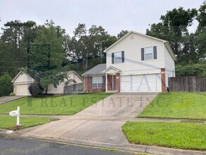 Building Photo - West LR Home