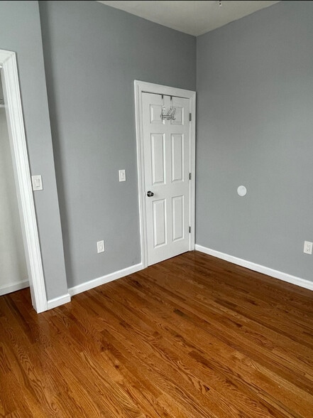 Building Photo - 345 Kaplan Ave