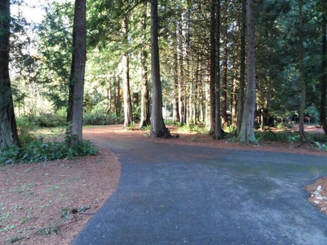 Building Photo - GREAT NEW PRICE! Gorgeous 6-Bedroom Home on 5 Acres with Tons of Privacy in Issaquah!!