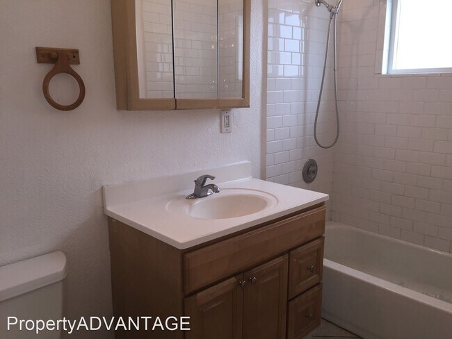 Building Photo - 2 br, 2 bath House - 504 Holly Street