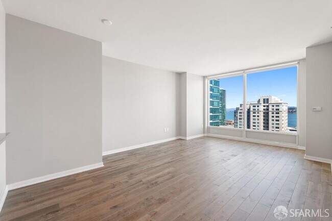 Building Photo - 425 1st St