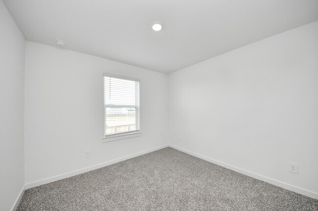 Building Photo - 10326 Penryn Frst Trl