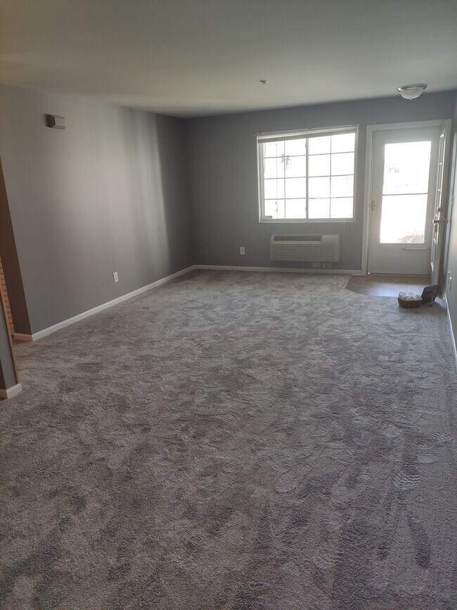 Building Photo - 148 Bertram Dr