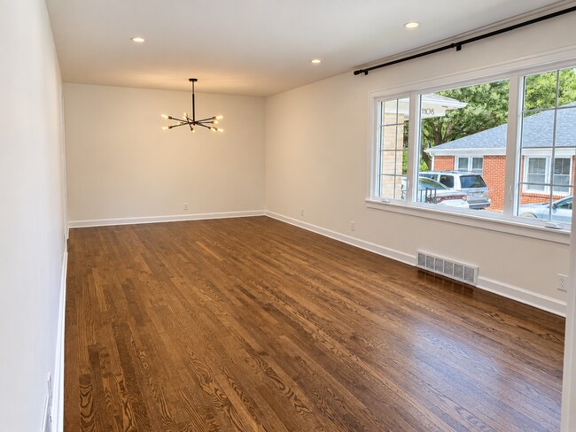 Building Photo - 1106 N 49th Ave