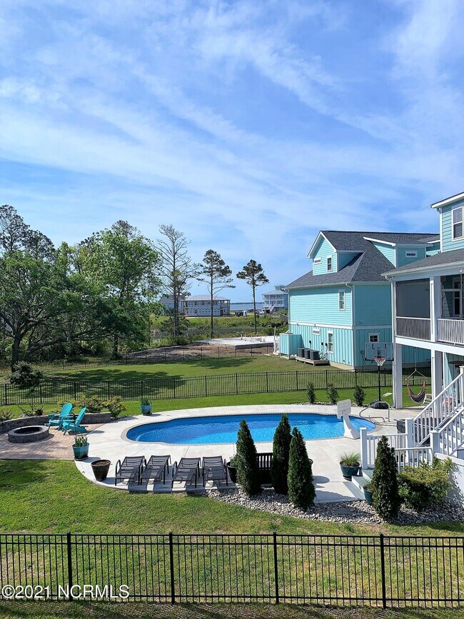 Building Photo - 217 Bogue Carrier Ct
