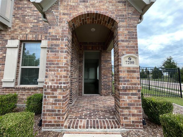 Building Photo - 7200 San Saba Dr
