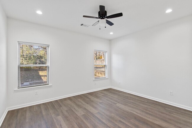 Building Photo - 1800 S Harrison St