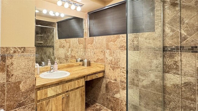 Building Photo - 1151 Windward Dr