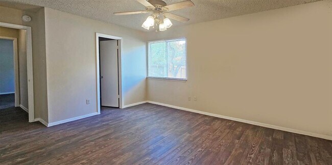 Building Photo - 11904 Hardwood Trail