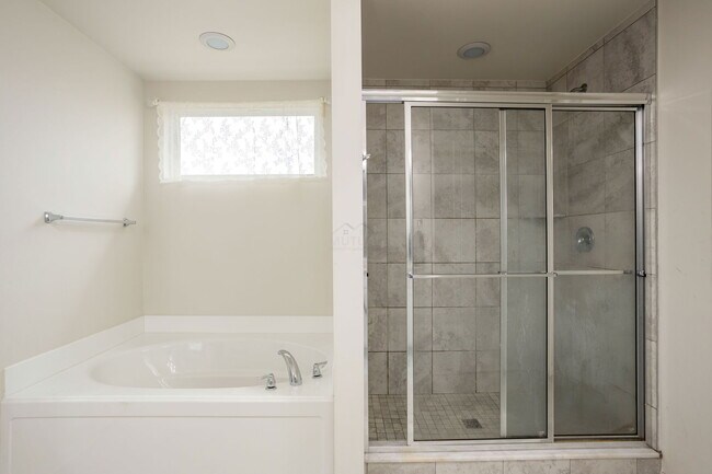 Building Photo - 2391 Findley Cir