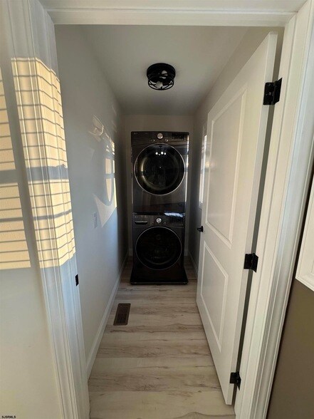 Building Photo - 1140 Parkside Ave.