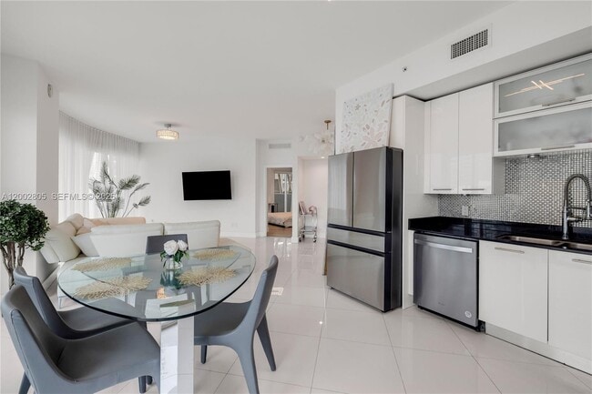 Building Photo - 60 SW 13th St