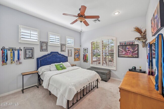 Building Photo - 351 N Cloverfield Cir