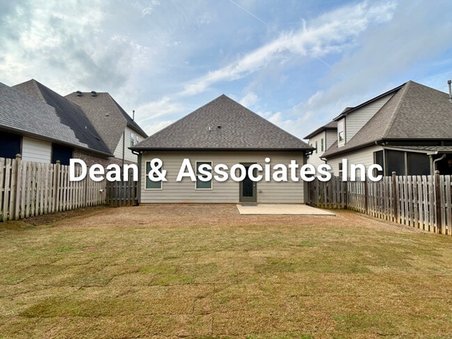 Building Photo - 2044 Springfield Dr