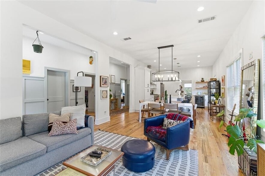 Building Photo - 1030 Kirkwood Ave SE