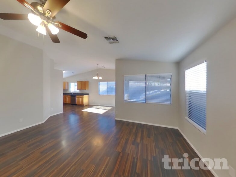 Building Photo - 818 E Tucci St