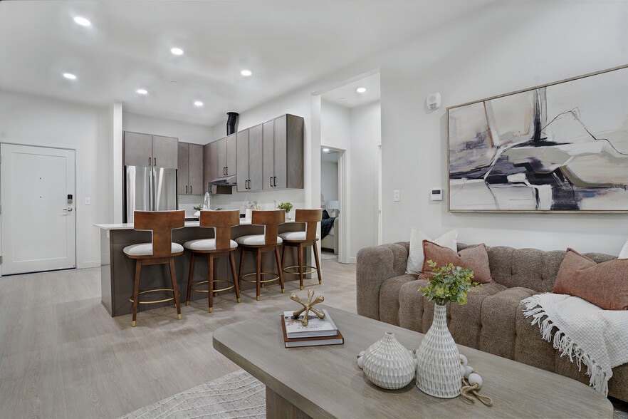 Primary Photo - Victory Heights