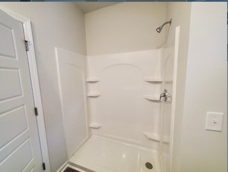 Building Photo - 160 Cypress Holw Dr